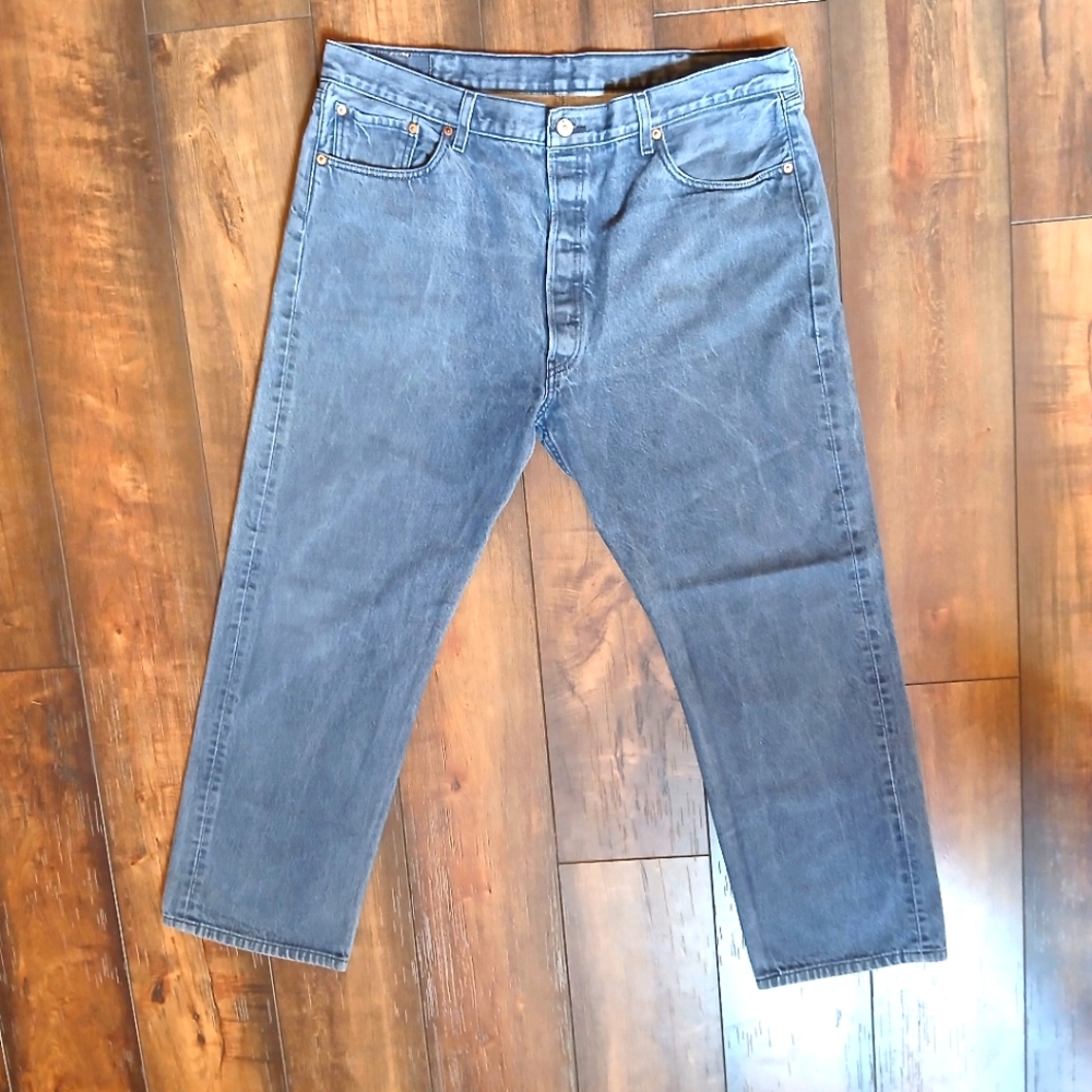 Levi 501xx denim straight leg jeans  button fly mens 42x32 100% cotton